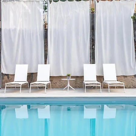 Διαμέρισμα Luxurious With Pool In